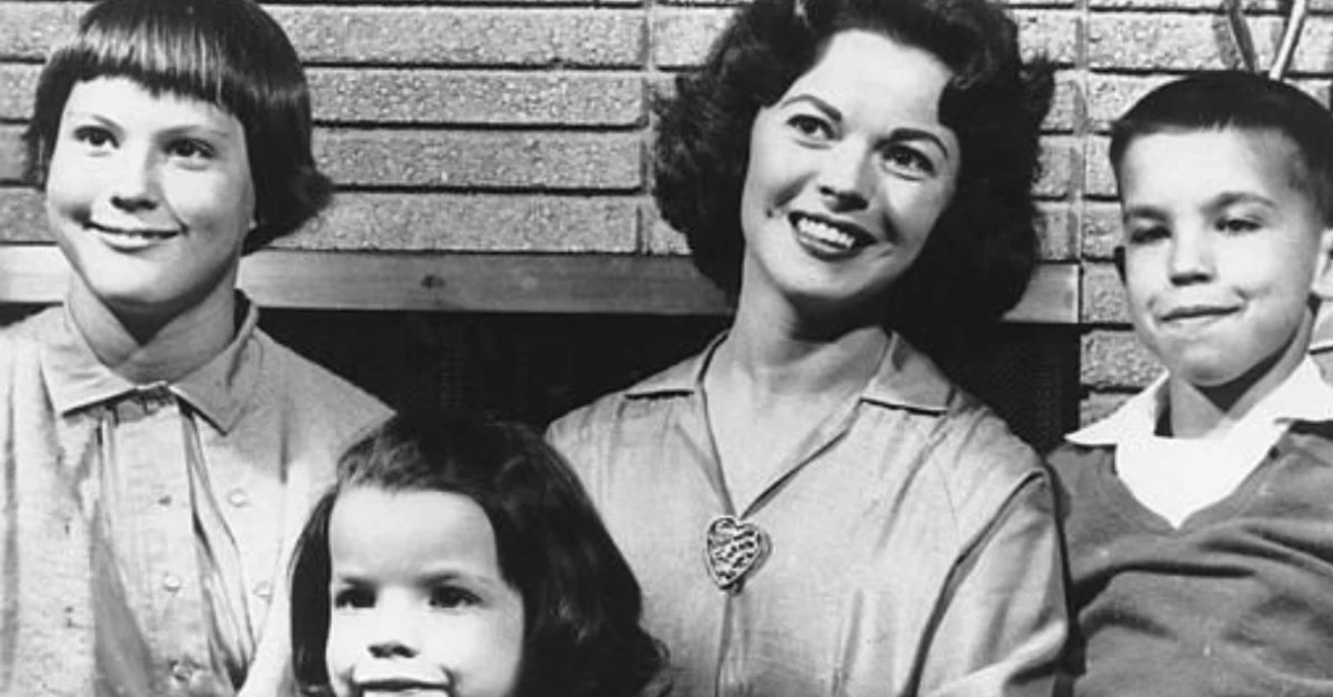 Image of , Celebrity, on Next Magazine.