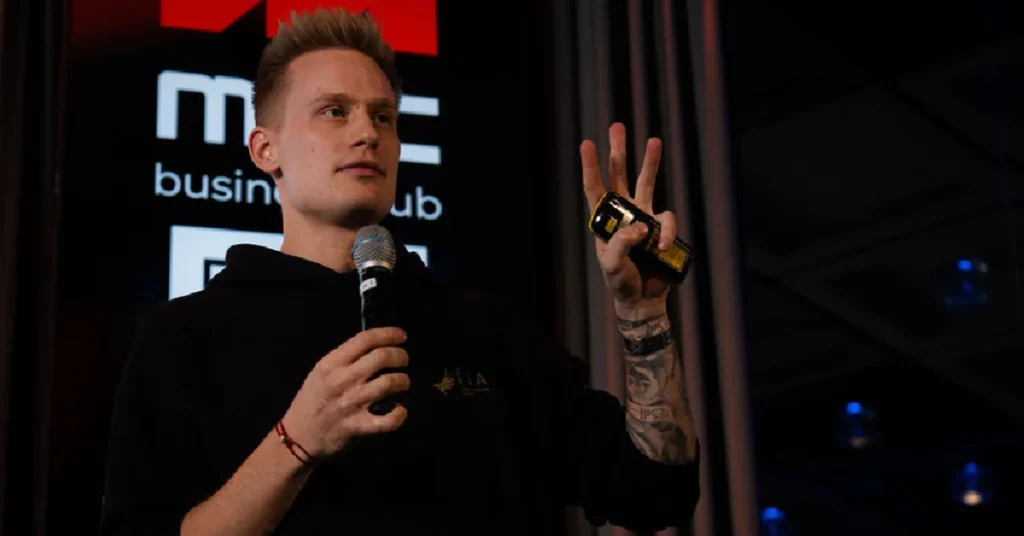 Oleksandr Orlovskyi speaking at an event in Vienna