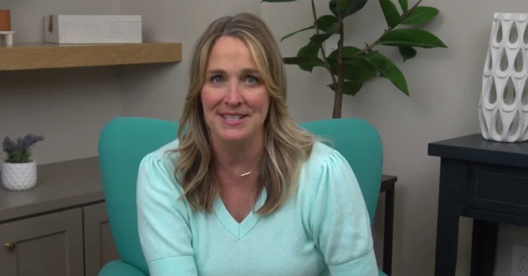 Shannon Klingman net worth - Portrait of successful entrepreneur and Lume deodorant founder Dr. Shannon Klingman